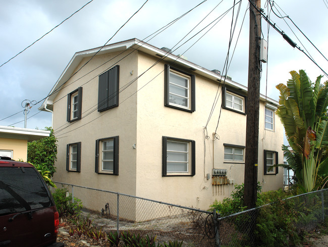 619 N Federal Hwy in Lake Worth, FL - Foto de edificio - Building Photo