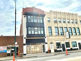 224 E Cass St in Joliet, IL - Building Photo