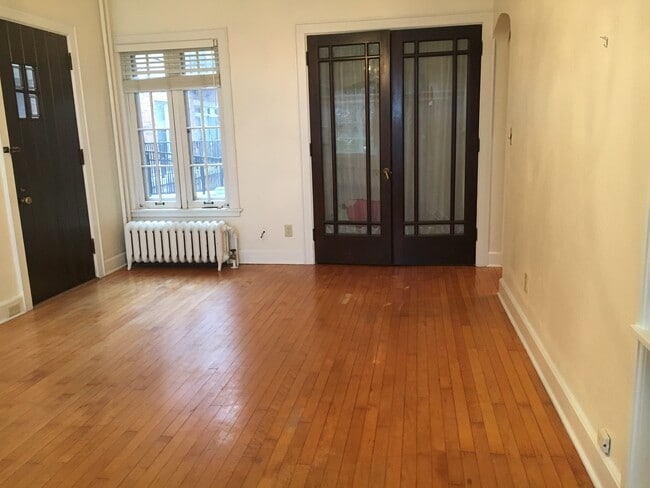 445 Wilson W St, Unit E in Madison, WI - Building Photo - Building Photo