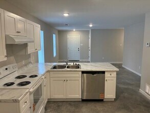 4483 Sunny View Dr in Memphis, TN - Building Photo - Building Photo