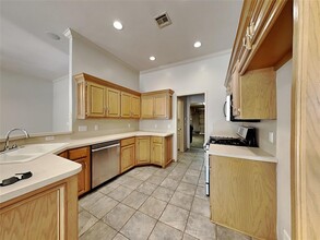 10113 Carnie Cir in Yukon, OK - Building Photo - Building Photo