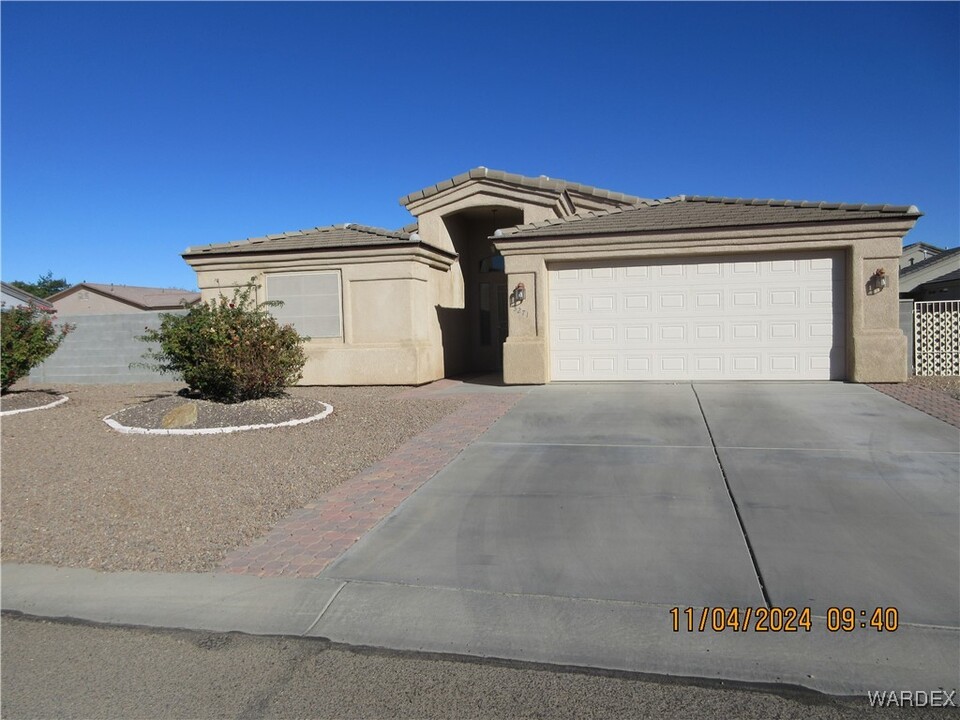 3271 E Cane Dr in Kingman, AZ - Building Photo