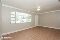 7667 Miramar Pkwy in Miramar, FL - Building Photo - Building Photo