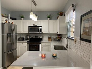 9260 SW 220th St in Cutler Bay, FL - Building Photo - Building Photo