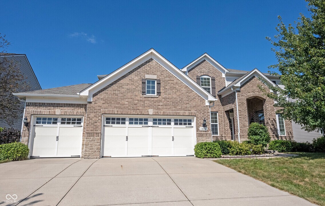 13086 Avon Cross Way in Fishers, IN - Building Photo