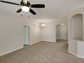 3703 Cinnamon Fern Loop in Clermont, FL - Building Photo - Building Photo