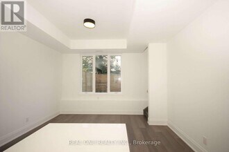 35-35 Dervock Crescent in Toronto, ON - Building Photo - Building Photo