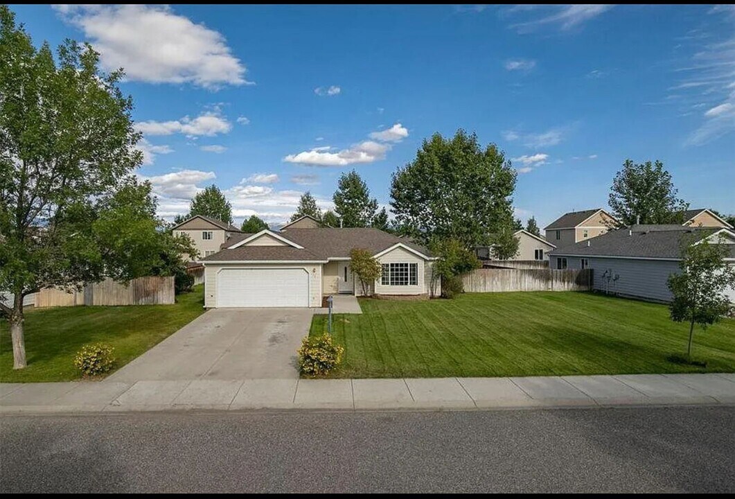 78 Shallow Brook Ln in Belgrade, MT - Building Photo