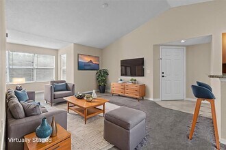 5160 Conroy Rd in Orlando, FL - Building Photo - Building Photo