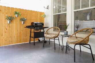 1333 S Madison Ave in Clearwater, FL - Foto de edificio - Building Photo