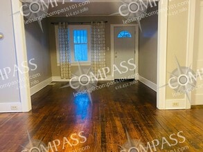 711 Knapp St NE in Grand Rapids, MI - Building Photo - Building Photo