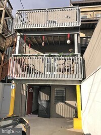 1923 E Pratt St photo'