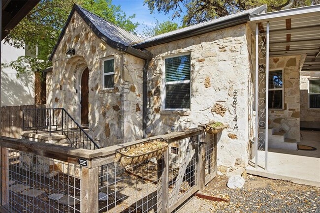 2814 Oak Springs Dr in Austin, TX - Building Photo - Building Photo