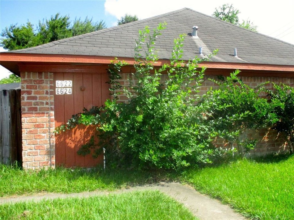 6664 W Fuqua St in Missouri City, TX - Building Photo