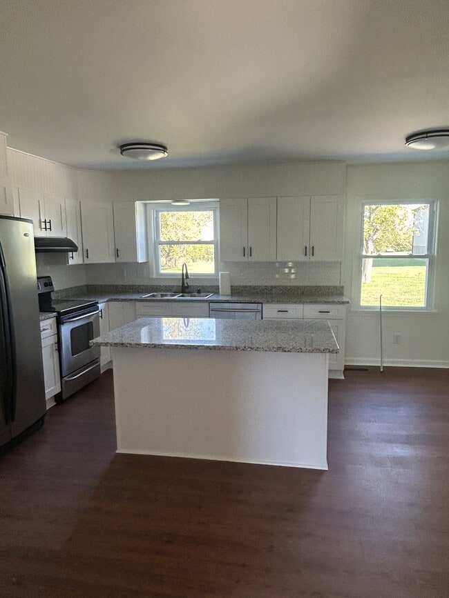 2060 Lovers Ln in Hopkinsville, KY - Building Photo - Building Photo