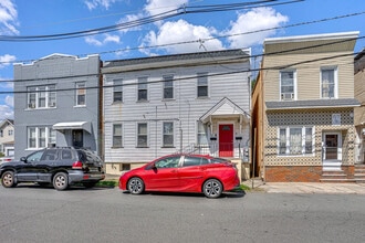 15 Green Ct, Unit ID1301004P in Lodi, NJ - Foto de edificio - Building Photo