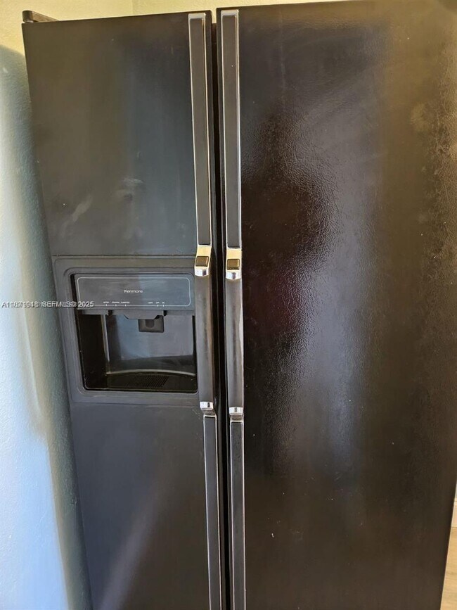 613 NW 27th Ave in Fort Lauderdale, FL - Building Photo - Building Photo