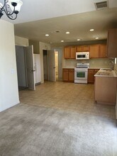 53204 Beales St in Lake Elsinore, CA - Foto de edificio - Building Photo