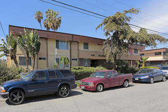 The Islander Apartments in Inglewood, CA - Building Photo - Building Photo