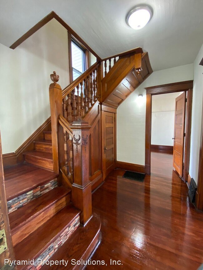 206 2nd St NE photo'