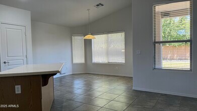 734 E Iris Dr in Gilbert, AZ - Building Photo - Building Photo