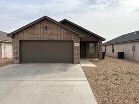 8015 Date Ave in Lubbock, TX - Building Photo