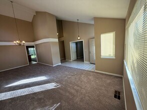 524 Oakmeadow Ct in Vacaville, CA - Building Photo - Building Photo