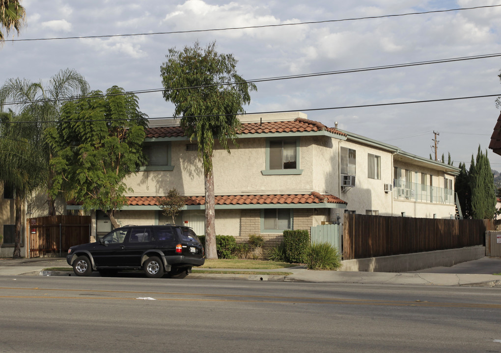 151 W Lambert Rd in La Habra, CA - Foto de edificio