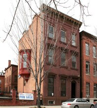 904 N Calvert St in Baltimore, MD - Building Photo - Building Photo