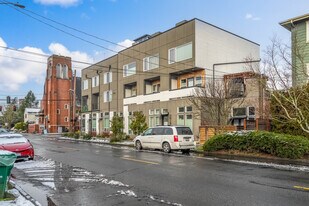 1922 NW 65th St in Seattle, WA - Building Photo
