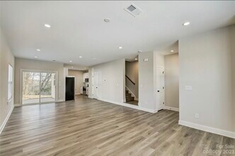 39 Hawthorne St SW in Concord, NC - Foto de edificio - Building Photo