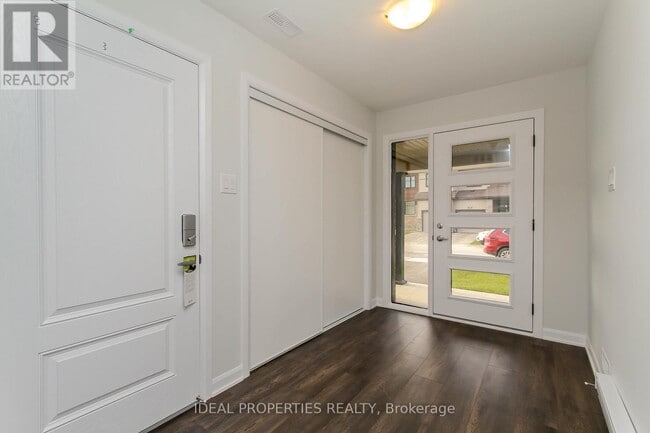 702 Doneraile Walk in Ottawa, ON - Building Photo - Building Photo