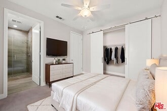 4444 Paxton Pl in Calabasas, CA - Building Photo - Building Photo