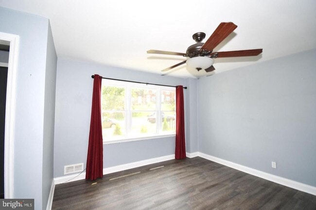 property at 1410 N Forest Park Ave