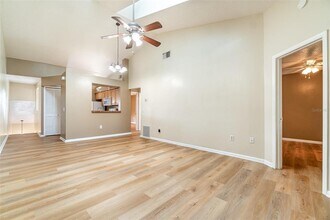 2924 S Semoran Blvd in Orlando, FL - Building Photo - Building Photo