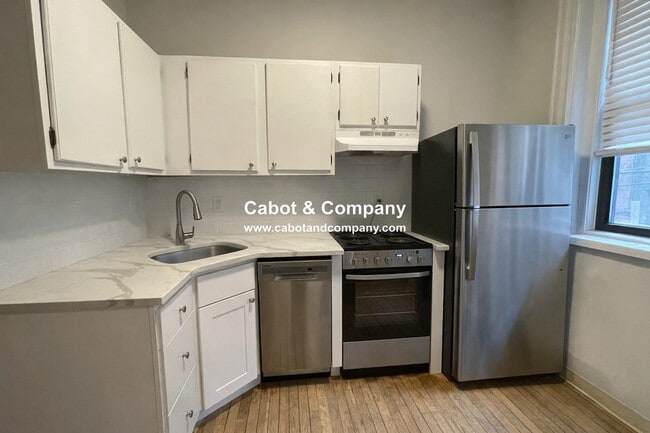 473 Beacon St, Unit 1R