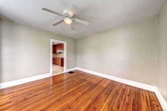 84 Wilbur St in Southington, CT - Building Photo - Building Photo