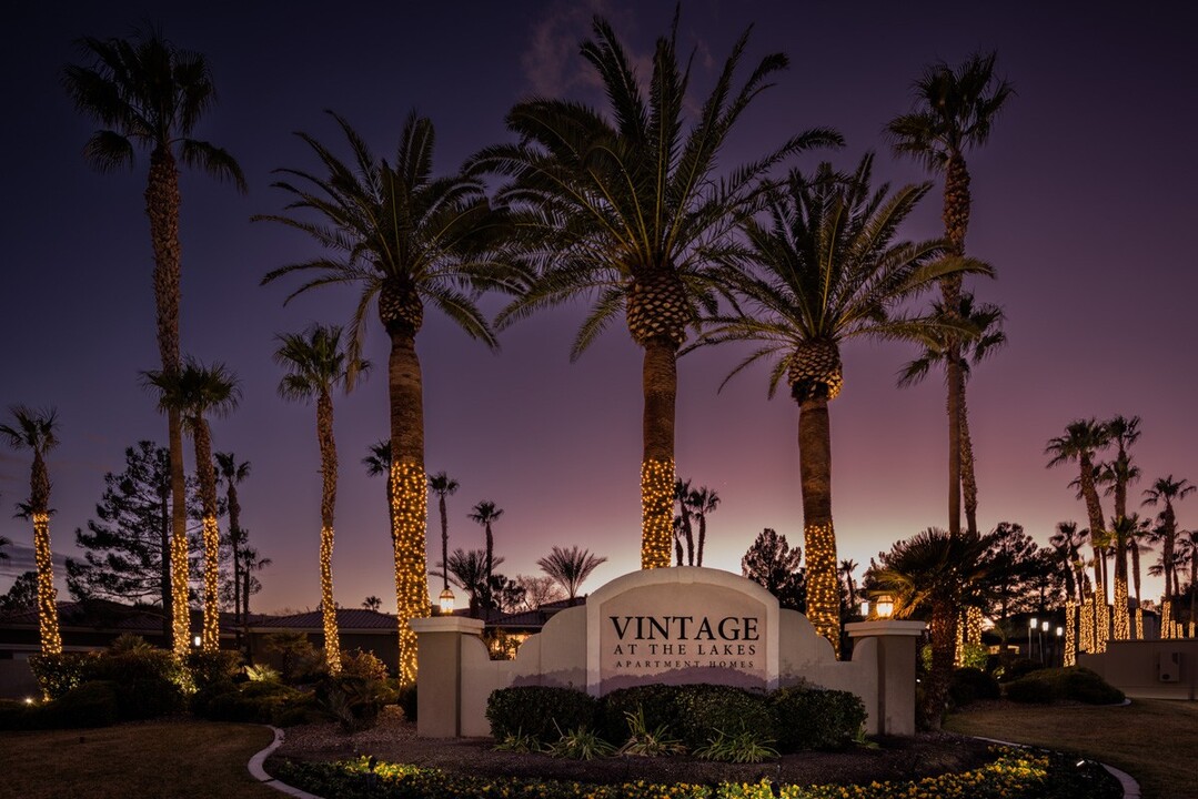 Vintage at The Lakes Apartments in Las Vegas, NV - Building Photo