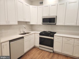1329 Connecticut Ave NW in Washington, DC - Building Photo