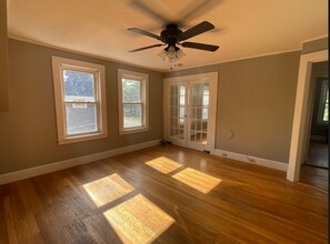 67 Pearl St, Unit 3 in Middleboro, MA - Foto de edificio - Building Photo