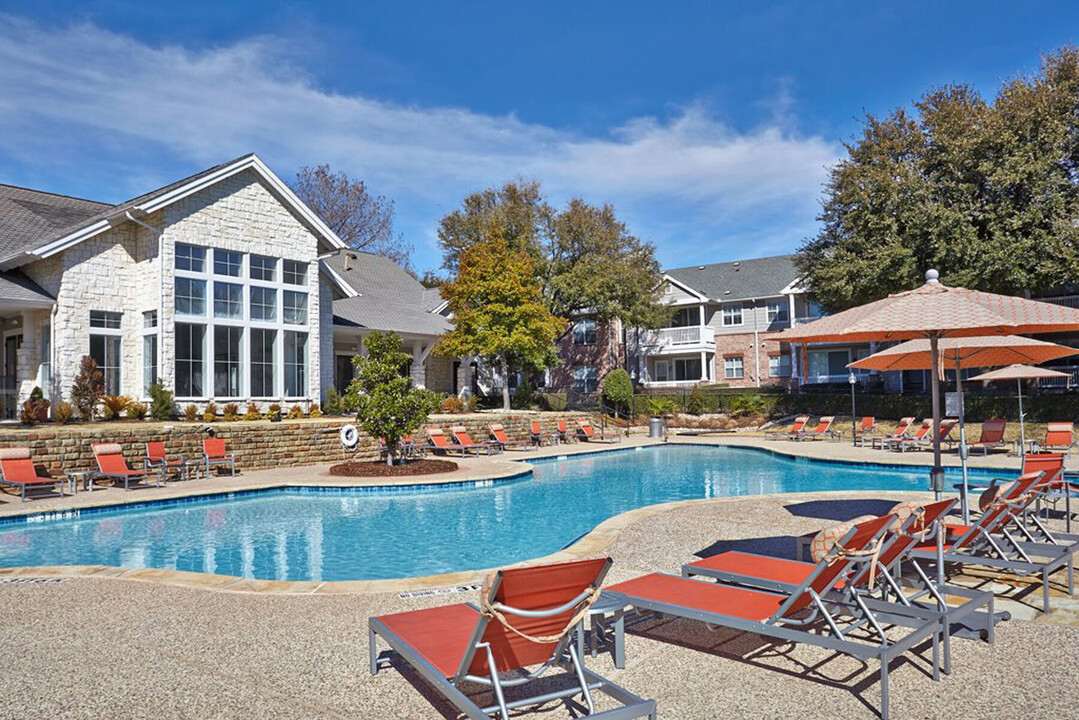 Creekside at Legacy in Plano, TX - Foto de edificio