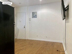 222 Thompson St in New York, NY - Building Photo - Building Photo