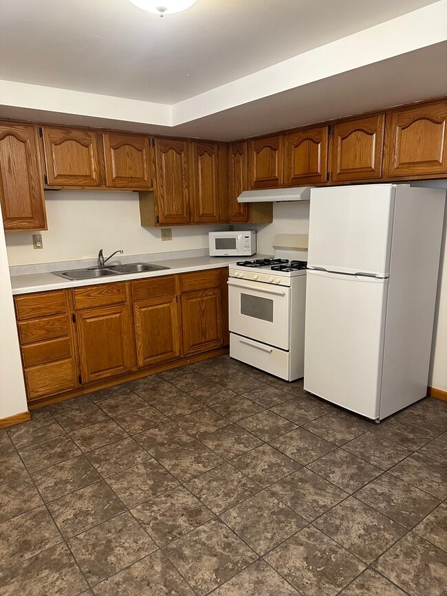 1708 Ashland St, Unit Apt #3 in Hastings, MN - Foto de edificio - Building Photo