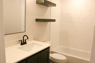 12421 Dolche Vita Dr in Oklahoma City, OK - Building Photo - Building Photo