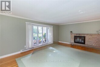 11 Jerrilynn Crescent in Ottawa, ON - Building Photo - Building Photo