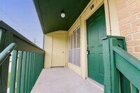 1516 Bay Area Blvd photo'