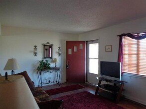 1037 Pinon Ln in Carlsbad, NM - Building Photo - Building Photo