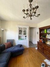 44 Chetwynd Rd, Unit 2 in Somerville, MA - Foto de edificio - Building Photo