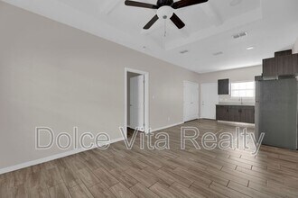 1013 W La Pointe Ave in Alton, TX - Building Photo - Building Photo