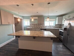 453 East Fort Union Blvd in Midvale, UT - Building Photo - Building Photo